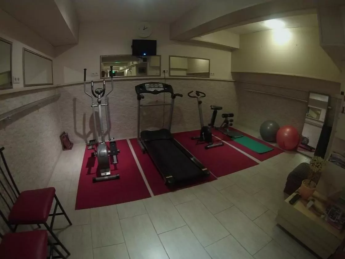 guzel hotel izmir gym (Copy).jpg